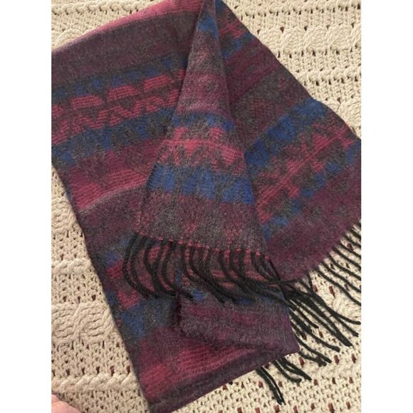 NWT Coldwater Creek Acrylic Fringe Scarf With Geometric Pattern In Burgundy & Bl - Picture 4 of 11